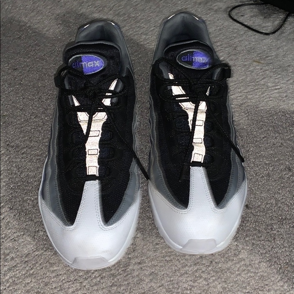 Buy a shoe get a jacket with it , I can change $$$